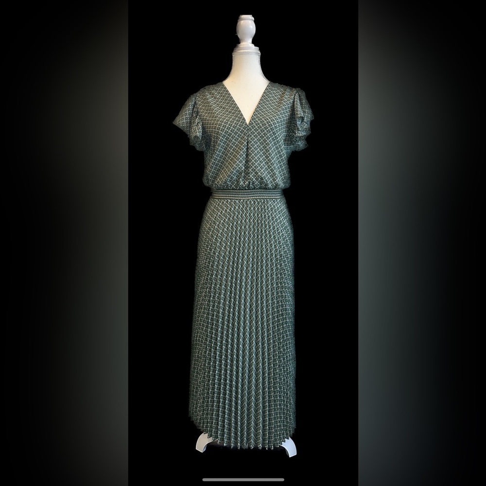 Max Studio. Green flutter sleeve midi dress. Size S